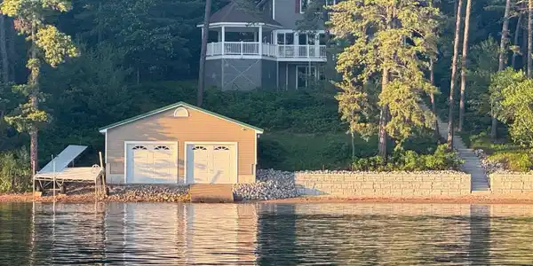 112 N Broad Bay Road