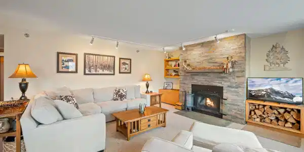 19 High Ridge Road