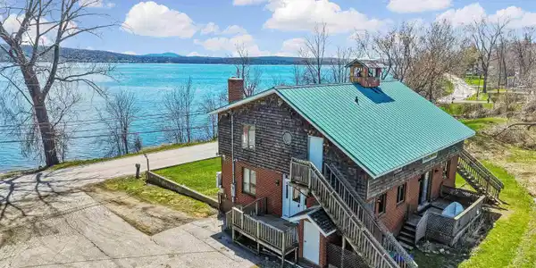 256 Hathaway Point Road