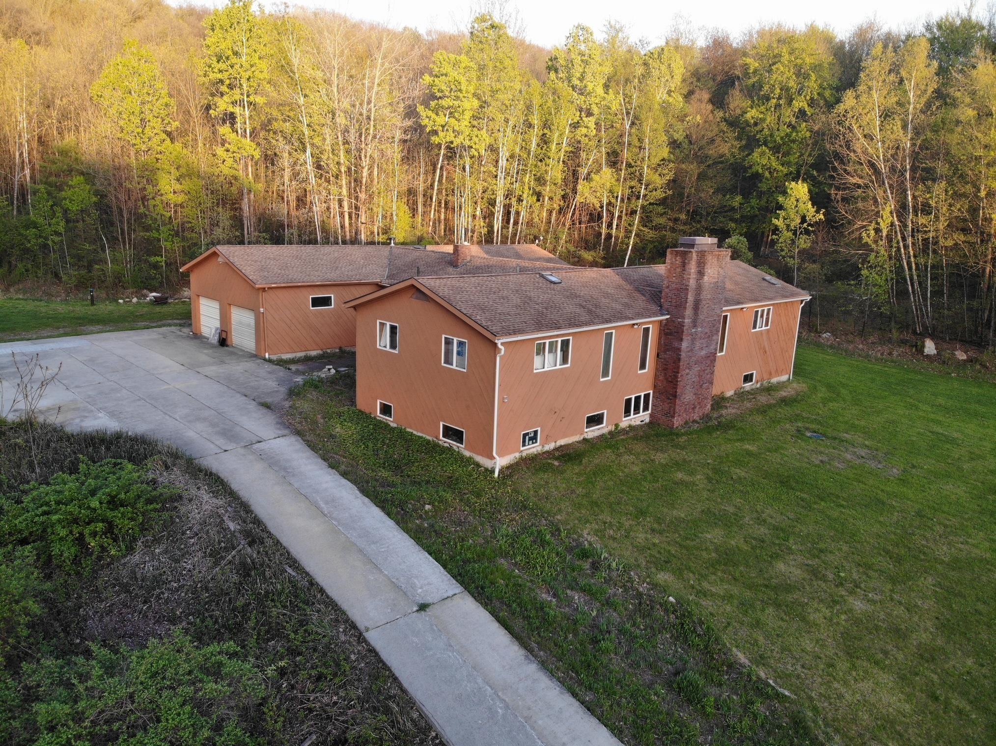 Image 1: Contemporary on 56+ acres Image 1: Contemporary on 56+ acres