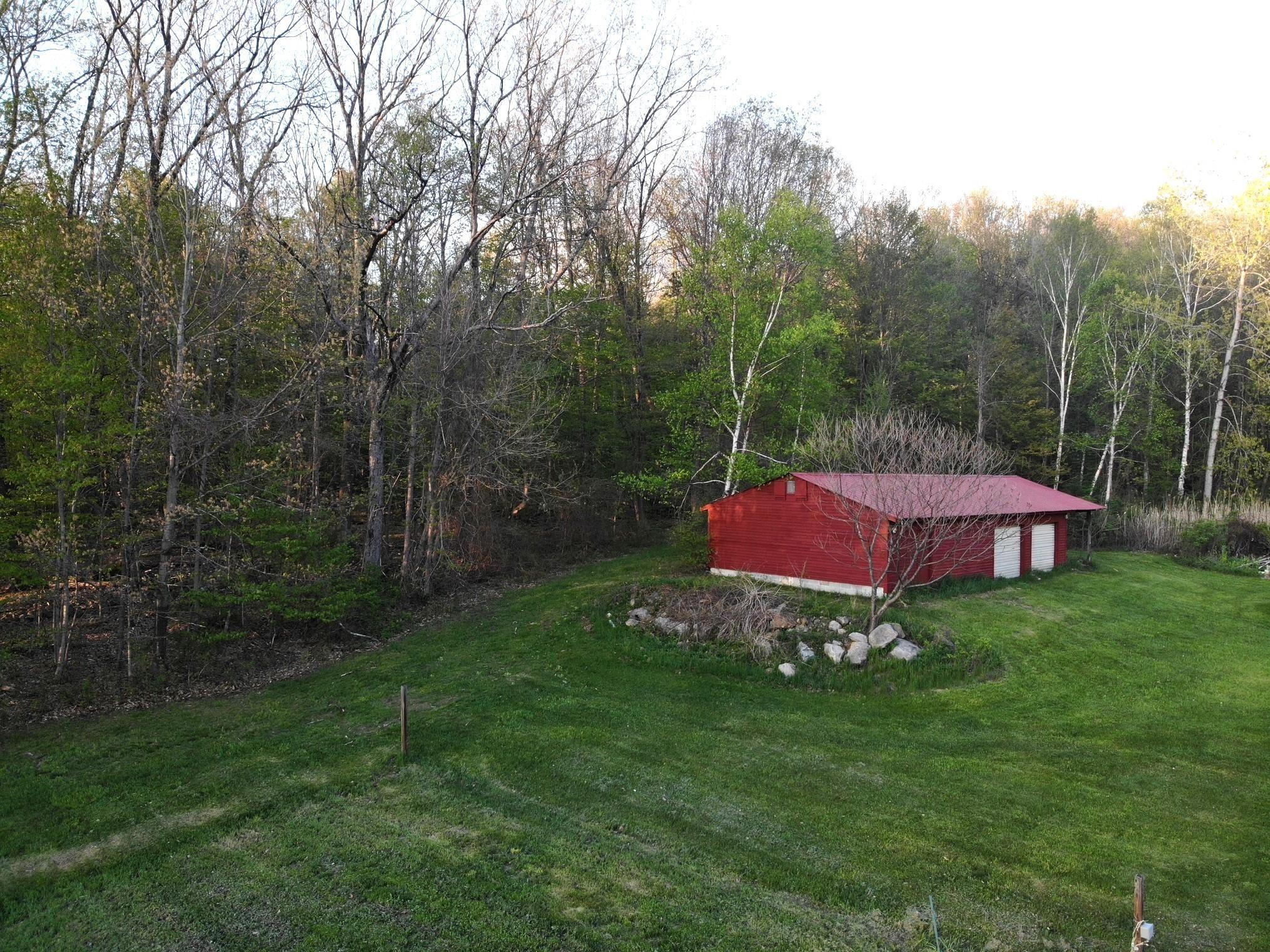 Image 2: Large barn/garage for all your needs Image 2: Large barn/garage for all your needs