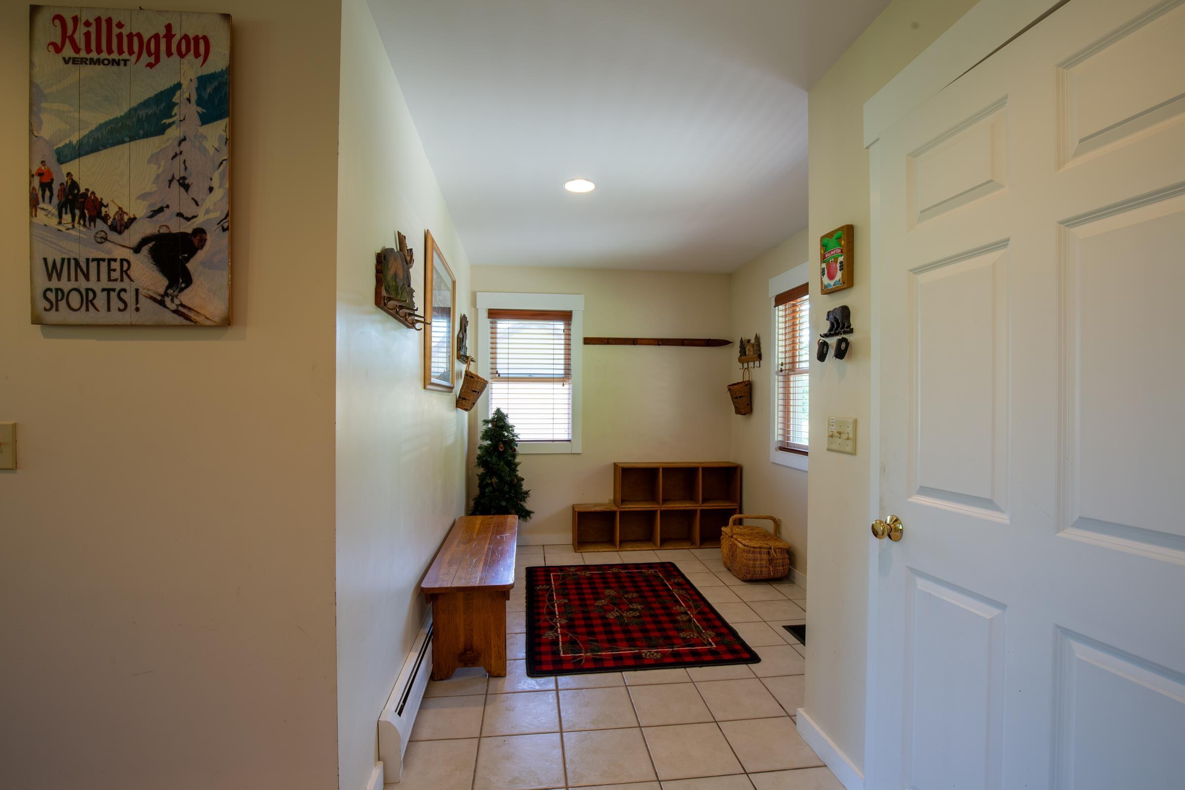 Image 2: Mudroom entryway at front door Image 2: Mudroom entryway at front door