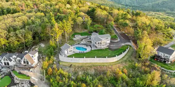 24 Trailview Drive