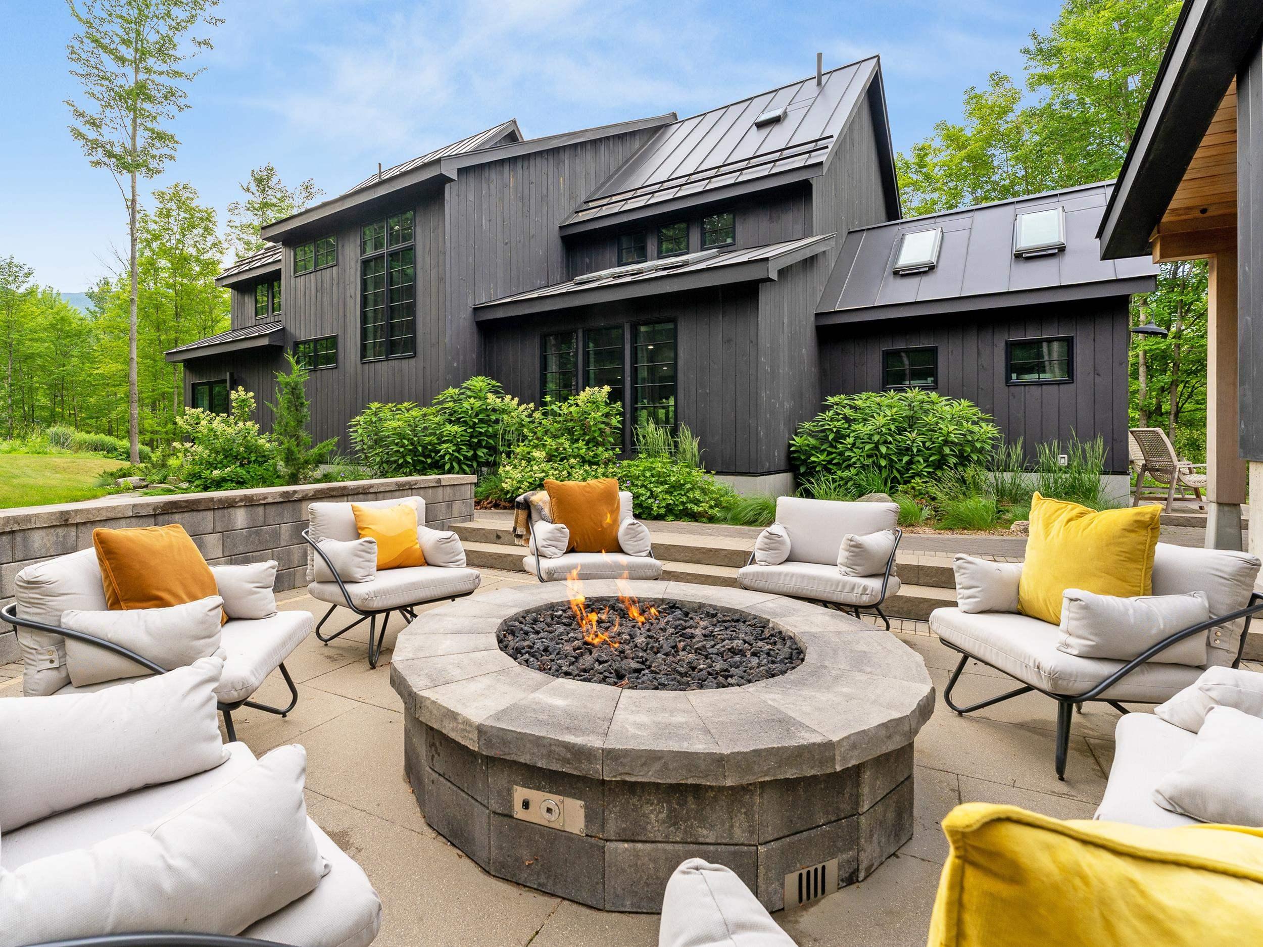 Image 4: Massive Fire Pit for Entertaining