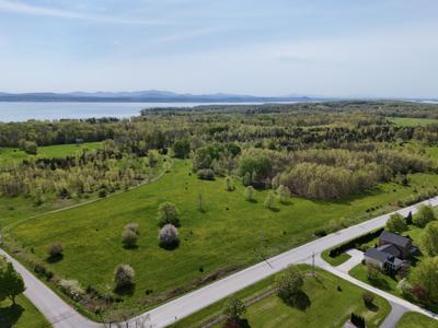 289 East Shore North