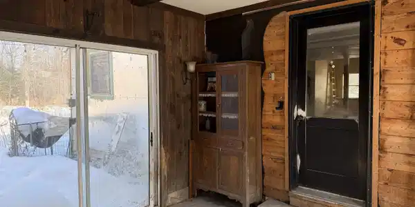 Image 4: Door to the back yard