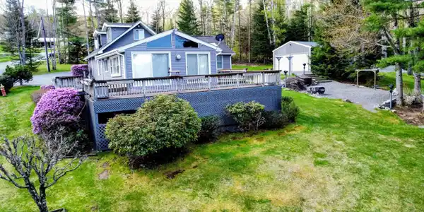 Image 3: wrap around deck-approx. 900 sqft