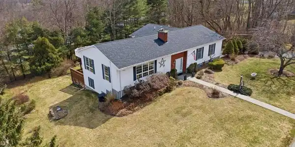 4 Stonehedge Drive