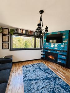 27 Nature Trail Road