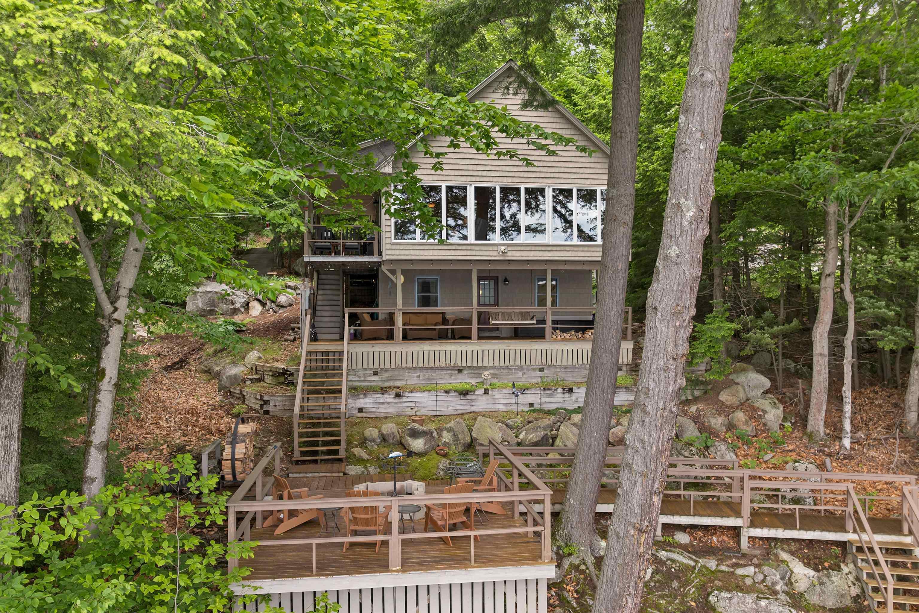 Image 4: Private and Secluded Lake Front living
