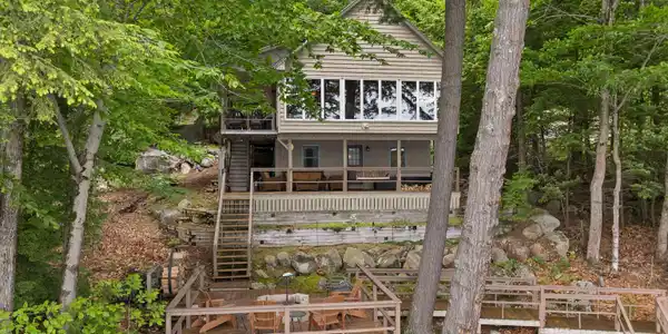 Image 4: Private and Secluded Lake Front living
