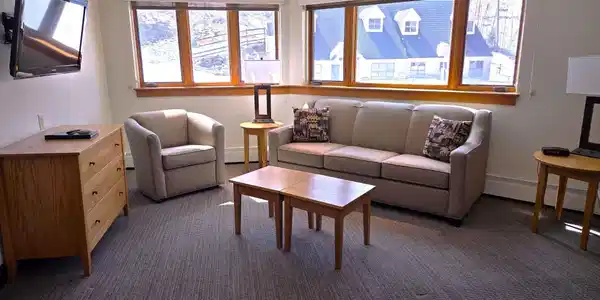 Image 3: larger living room Image 3: larger living room