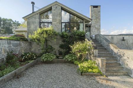 611 Simmons Road