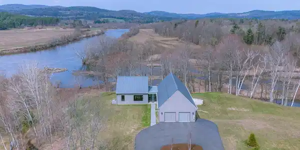 24 Highview Meadows