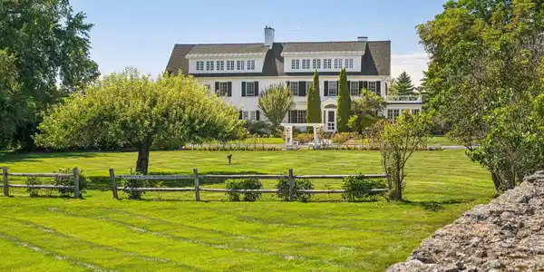 Image 4: Grand Main House