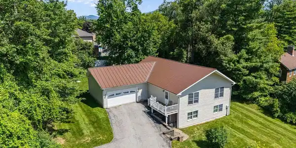 Image 3: 8 Lamontagne Lane