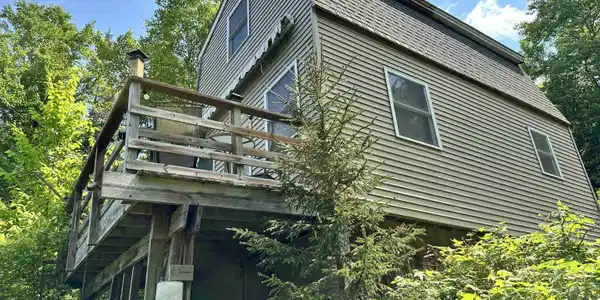 24 Knob Hill Road