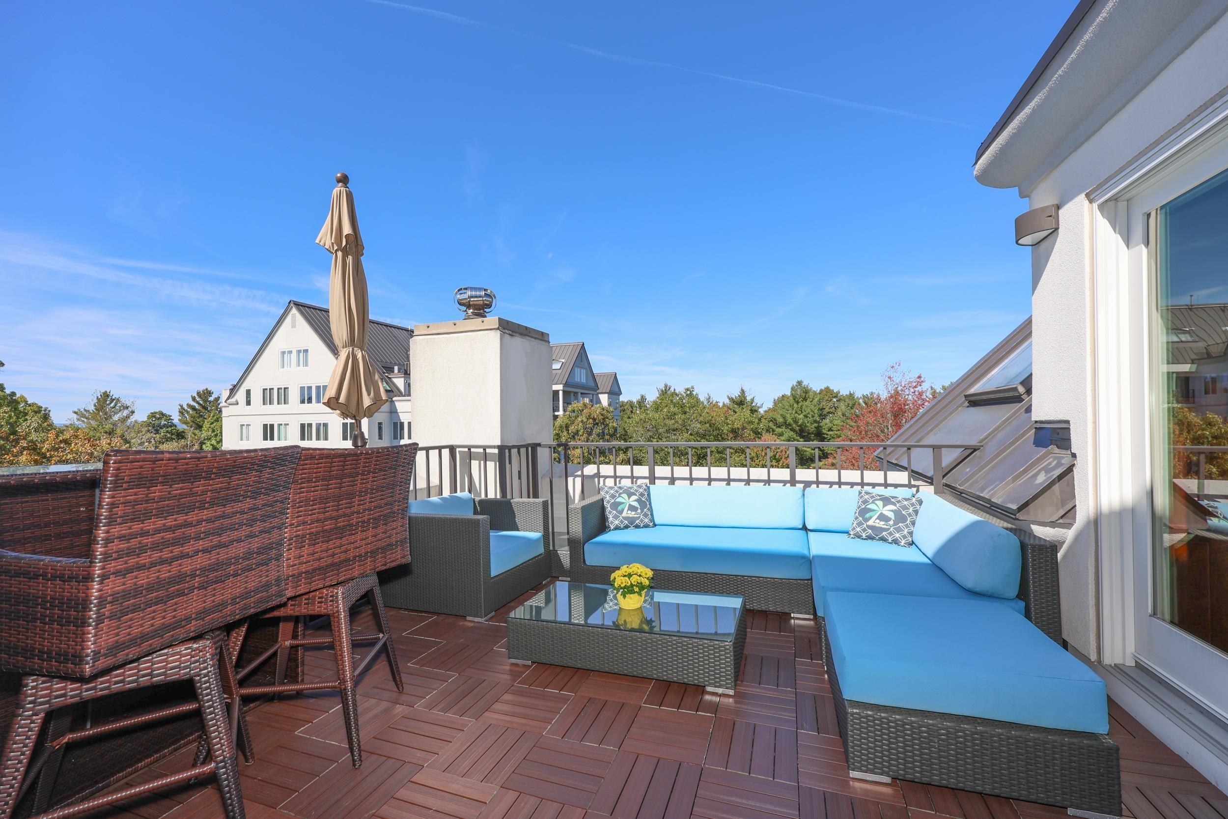 Image 2: Rooftop Patio