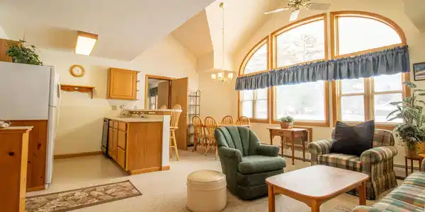 1646 Daniel Webster Highway