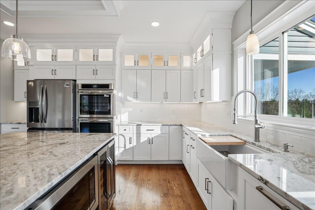 Image 2: Custom kitchen