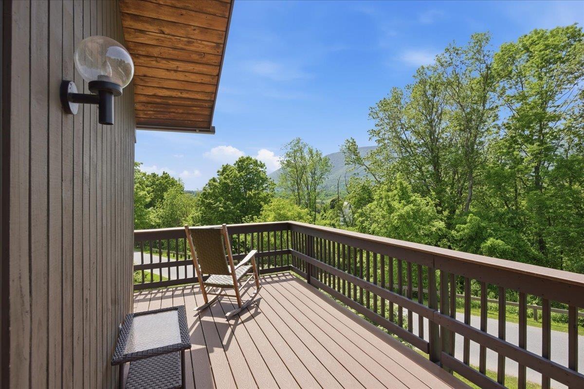 Image 4: Panoramic views of the Green & Taconic Mtn Ranges Image 4: Panoramic views of the Green & Taconic Mtn Ranges