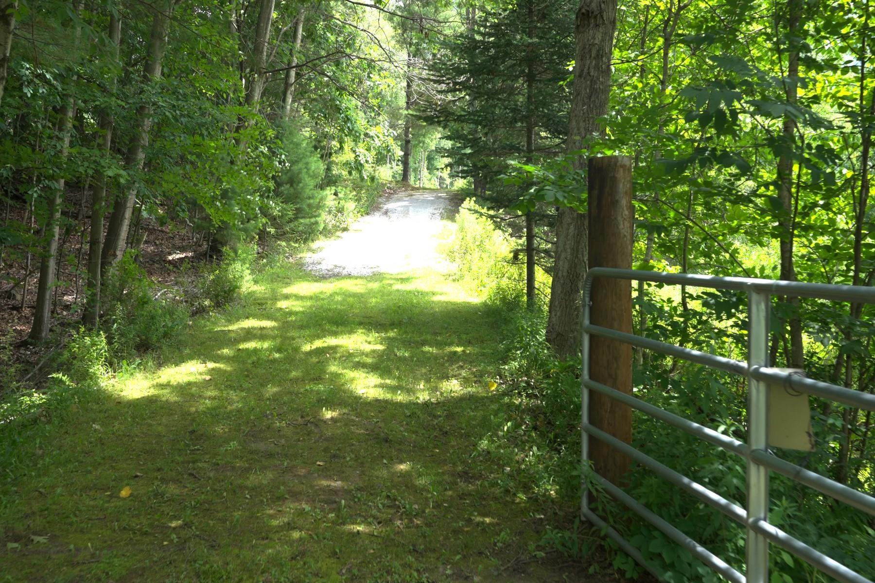 Image 1: Entrance to 132.84 acres Image 1: Entrance to 132.84 acres