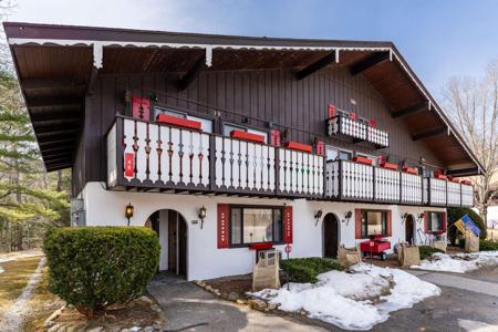 48 Linderhof Golf Course Road