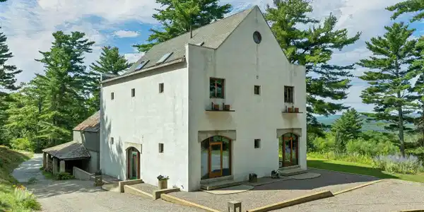Image 3: Design with Timbered Ceiliings & Fireproof Walls