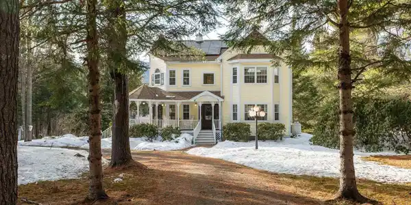 34 Meadowbrook Road