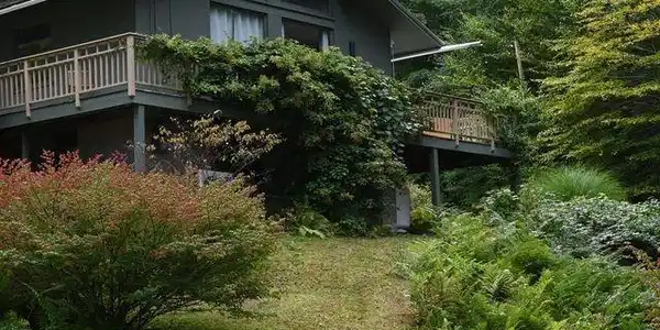 Image 2: Gorgeous Setting