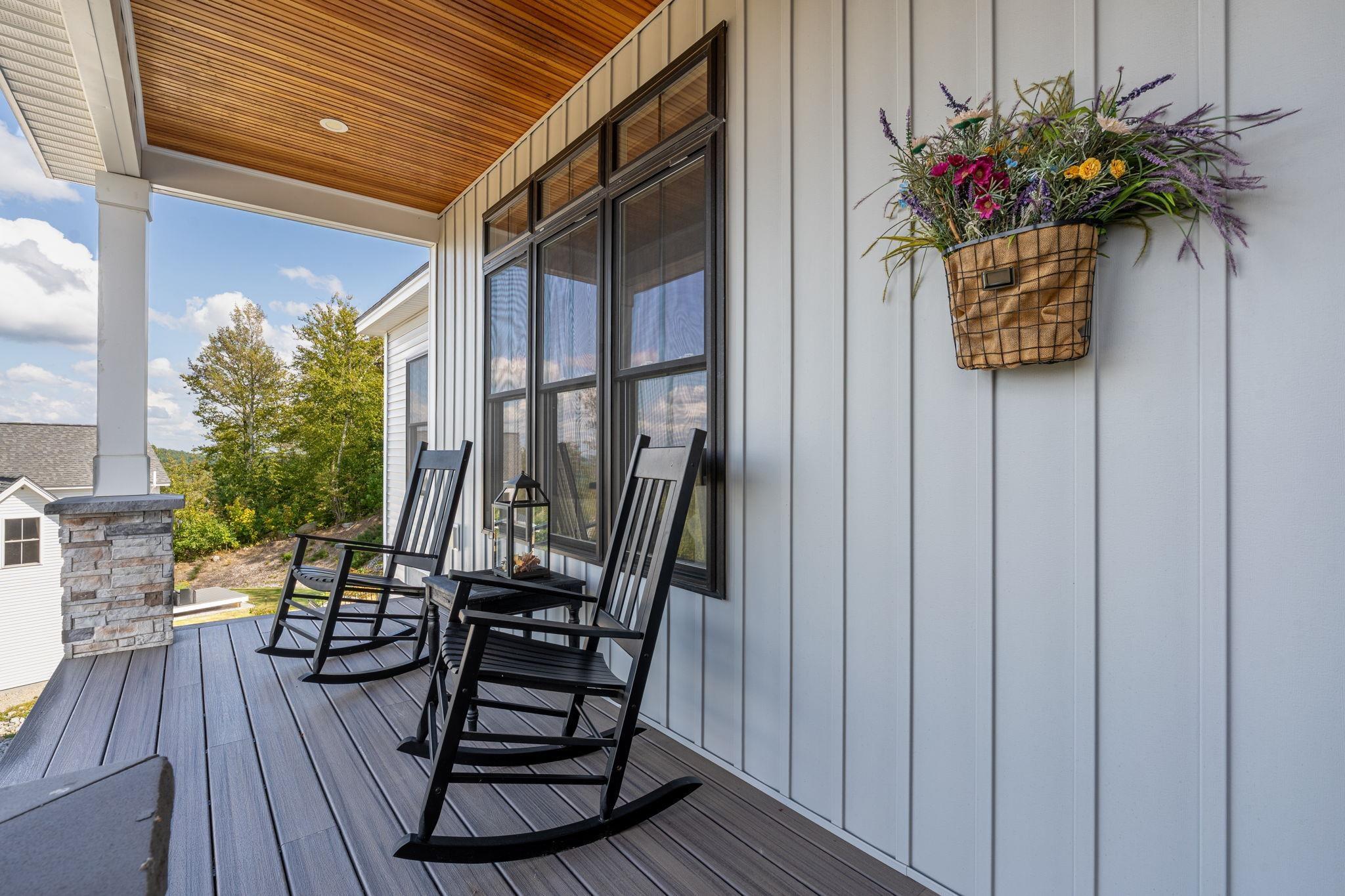 Image 2: Nice Farmers Porch