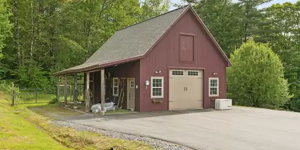 Image 4: Oversized Garage/Barn