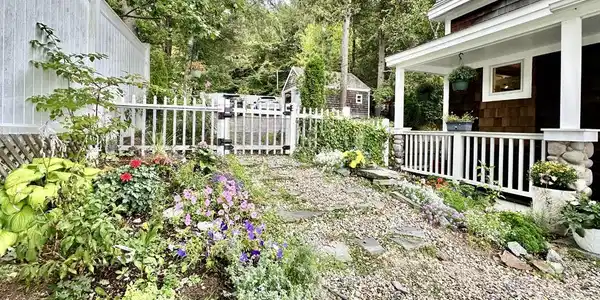 988 W Shore Road