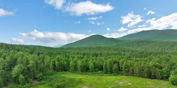 Image 4: Stunning mountain views