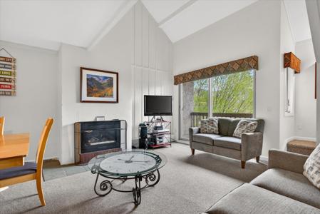 695 East Mountain Road