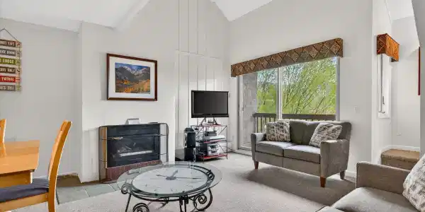 695 East Mountain Road
