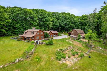 11 Pierce Lake Road