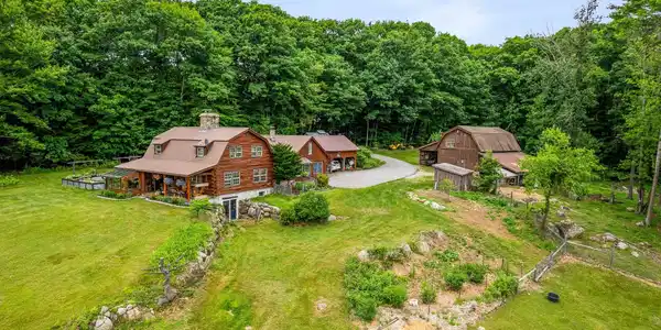 11 Pierce Lake Road