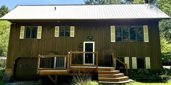 73 Robinson Lane
