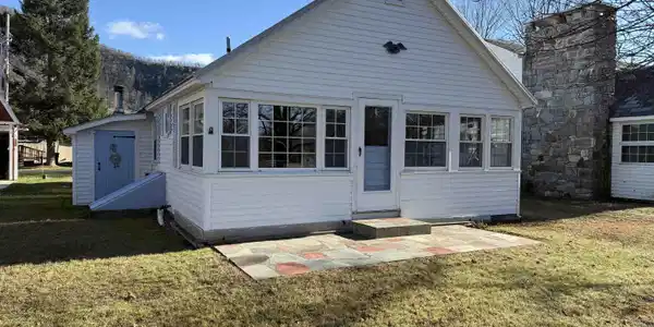 21 Lakes End Lane