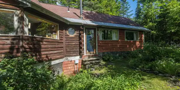 186 MacKenzie Road