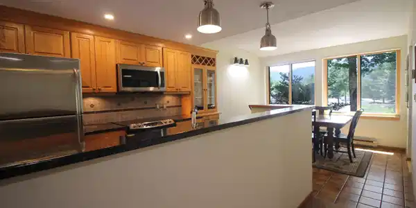 Image 4: Galley style kitchen attached to the dining area Image 4: Galley style kitchen attached to the dining area