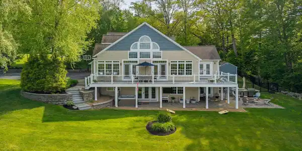116 Upper Mile Point Drive