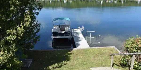 Image 3: Your own boat dock is waiting.