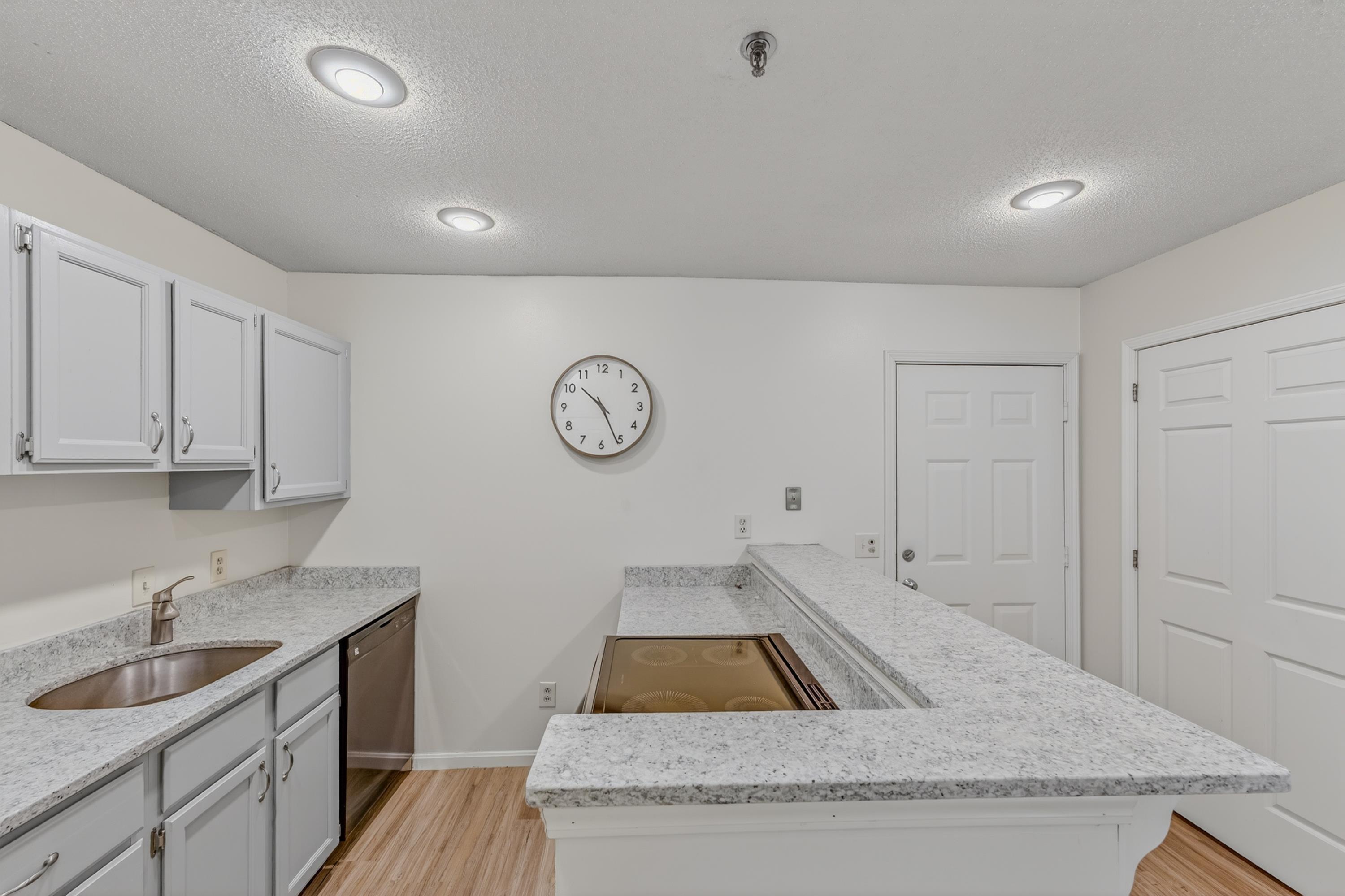 Image 3: Kitchen Image 3: Kitchen