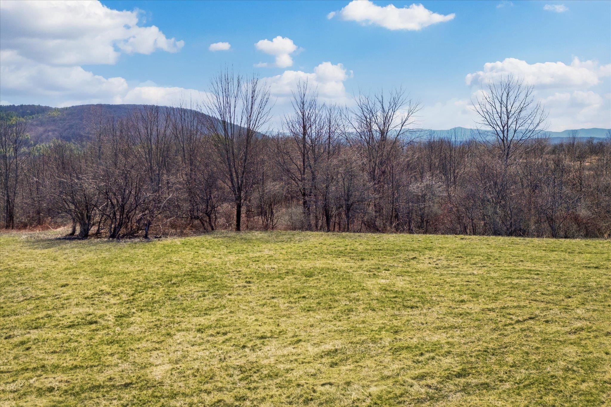 Image 4: Mountain views all around! Image 4: Mountain views all around!