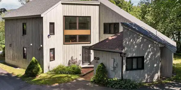 20 Pine Tree Way