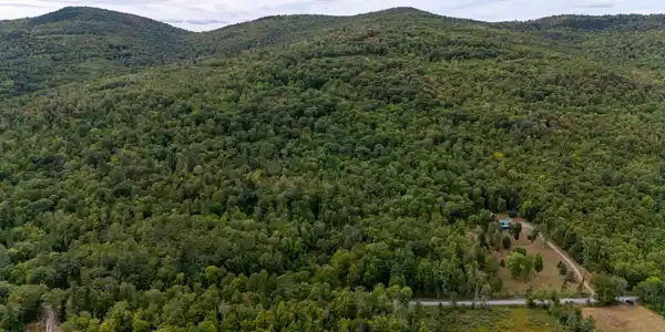 177 Under The Mountain Road