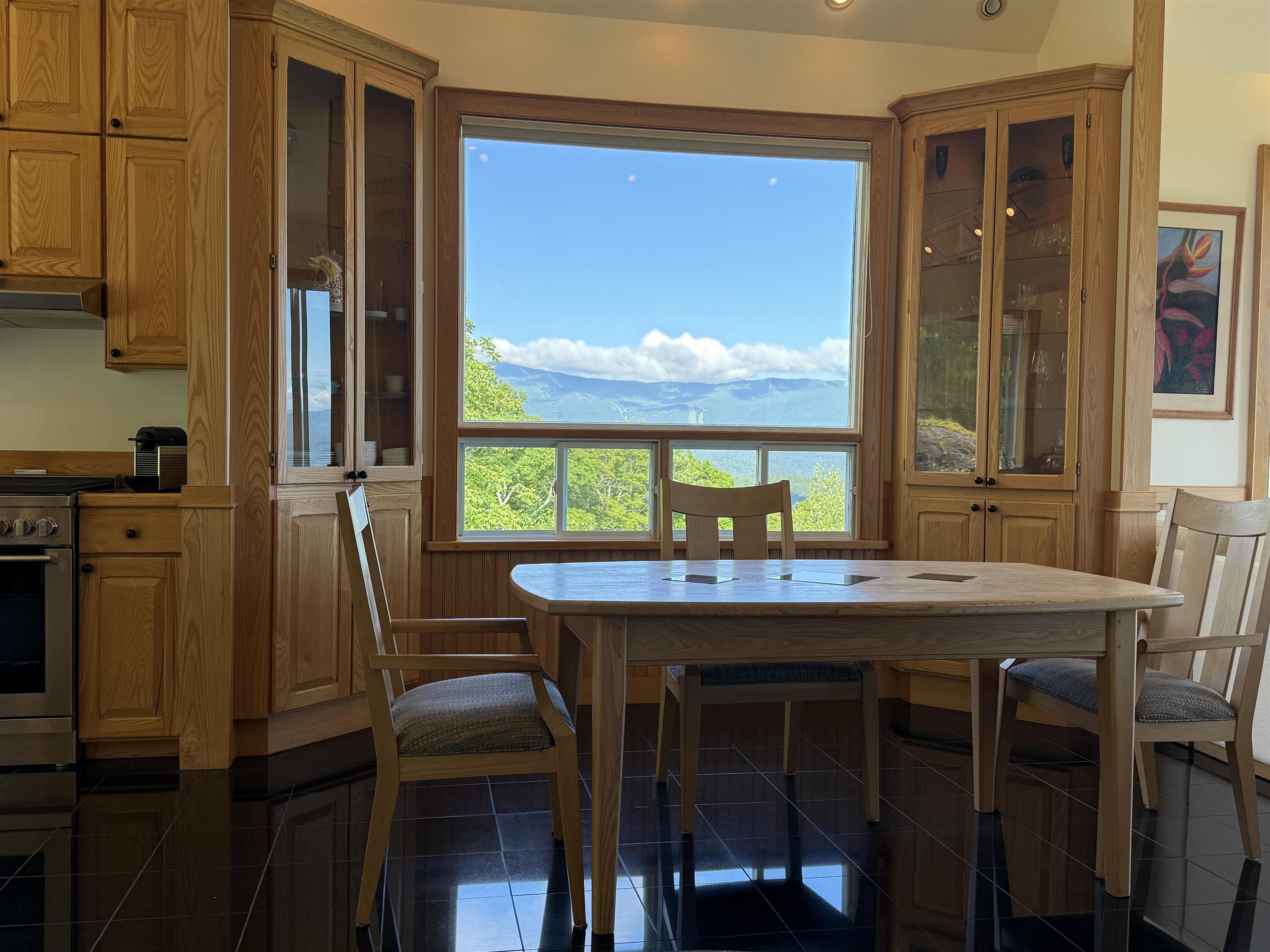 Image 2: DINING ROOM AREA