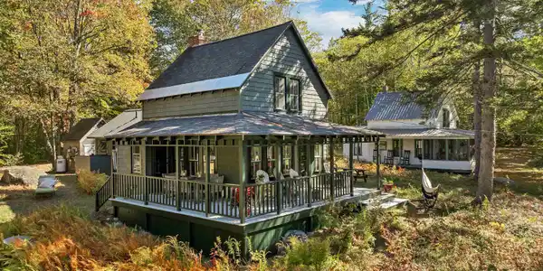 6 Twin Cottage Lane